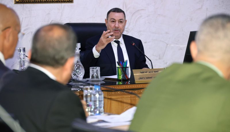 وزير الداخلية والنقل يلتقي ولاة تبسة الوادي وخنشلة
