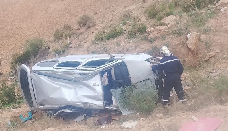 المدية .. قتيل و3 جرحى في انحراف سيارة وانقلابها في منحدر بعين بوسيف