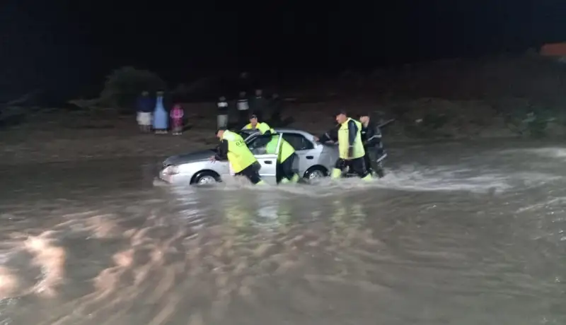 تقلبات جوية.. انتشال جثة عشريني و إبعاد 4 عائلات محصورة بالمياه في الشلف