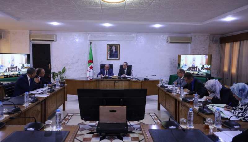 اجتماع تنسيقي بين الداخلية والسكن تحضيرًا لعملية توزيع السكنات المبرمجة في الفاتح نوفمبر