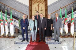 وزير العدل يستقبل السفيرة والمنسقة المقيمة لمنظمة الأمم المتحدة بالجزائر