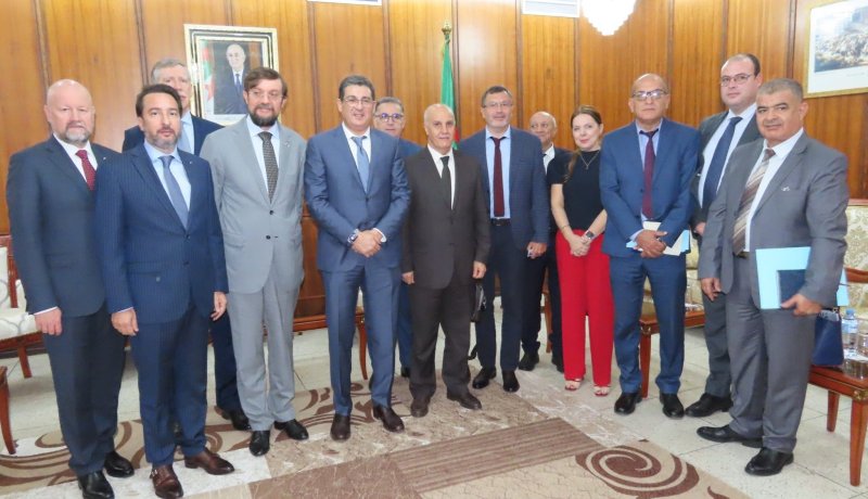 وزير الصحة يبحث مع مسؤولي “PharmJSC” الروسية تعزيز الشراكة في الصناعات الدوائية ونقل التكنولوجيا