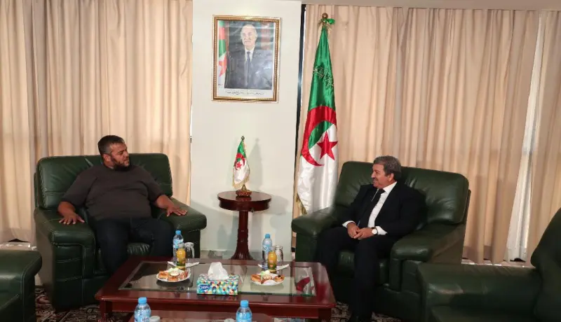 وزير الاتصال يؤكد تجند القطاع لإنجاح مبادرة ‘الجزائر الخضراء”