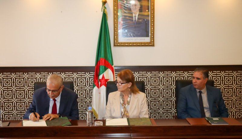 تنصيب أمين عام جديد بوزارة السياحة
