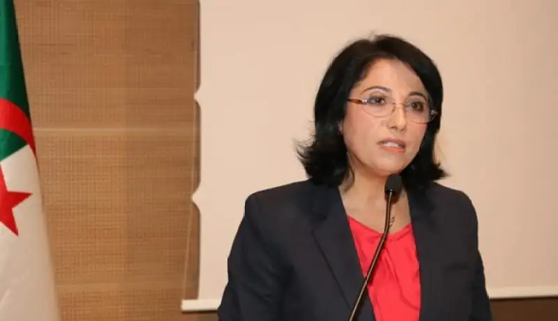 تزكية فاطمة الزهراء زرواطي لعهدة جديدة على رأس حزب تجمع أمل الجزائر ” تاج “