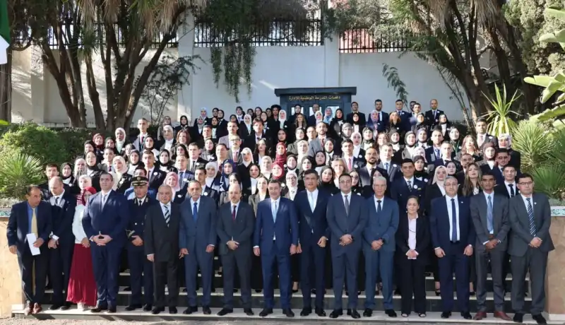 سعيود يشرف على تخرج الدفعة الـ53 لطلبة المدرسة الوطنية للإدارة