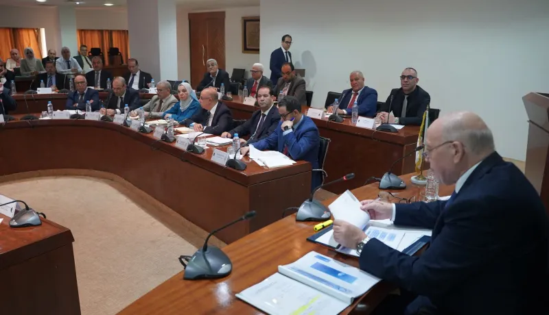 وزير الصناعة ومجمع ELEC EL DJAZAIR يبحثان تطوير الصناعات الكهربائية والإلكتروني