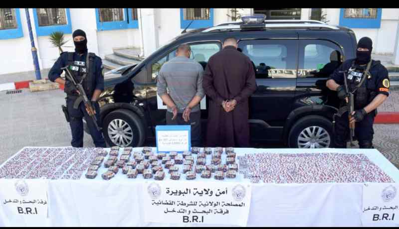 شرطة البويرة تطيح بشخصين وتحجز 12 ألف قرص مهلوس