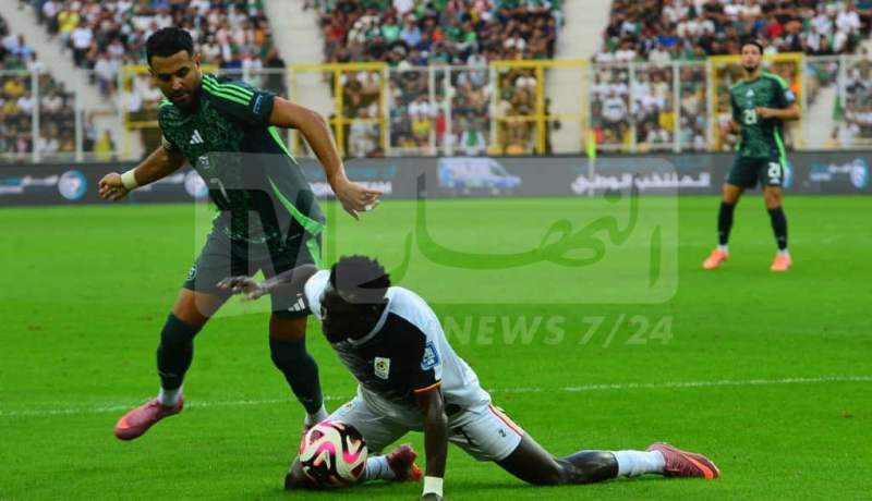 المنتخب الوطني يتأخر في الشوط الأول أمام أوغندا بهدف مثير للجدل