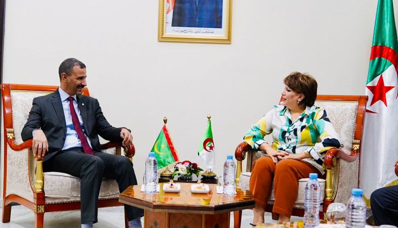 وزير الثقافة الموريتاني يحل بالجزائر للمشاركة في معرض سيلا 2025
