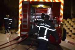 إخماد حريق شب داخل حظيرة للسيارات بالعاصمة