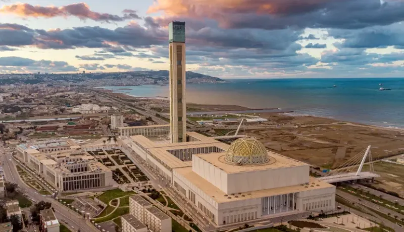 تنقل المصلين والزوار إلى معرض الكتاب.. جامع الجزائر يصدر بيانا