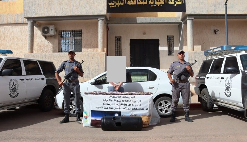 الأغواط: حجز أكثر من 8 آلاف “صاروخ” كانت داخل سيارة سياحية
