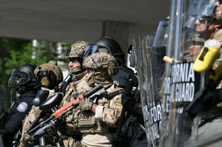 ترامب يأمر بنشر 300 جندي من الحرس الوطني في مدينة شيكاغو