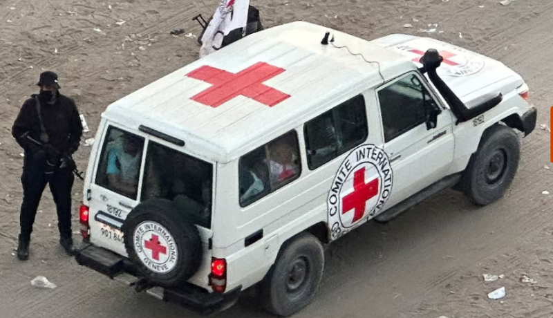 الصليب الأحمر يعلن تَسلّم 7 رهائن إسرائيليين في غزة