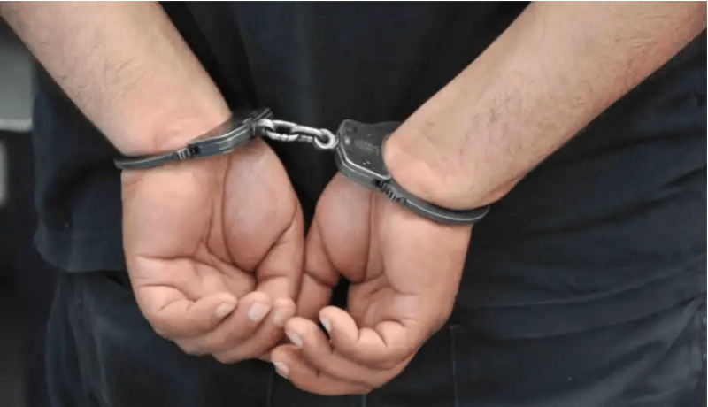 وهران.. توقيف شخص محل 3 أوامر بالقبض