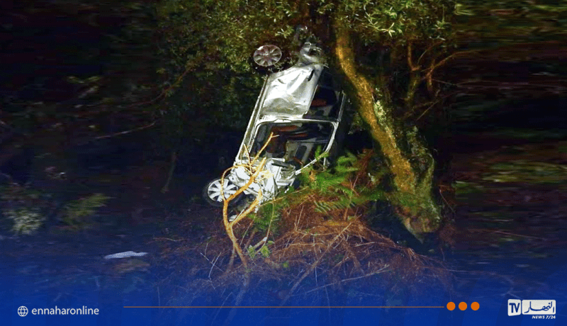 جيجل.. قتيل وجريحان في انحراف سيارة وسقوطها من منحدر بالشقفة
