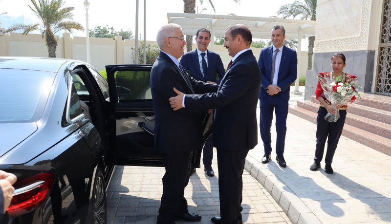 بالصور.. ناصري يزور مقر سفارة الجزائر بالعاصمة القطرية الدوحة