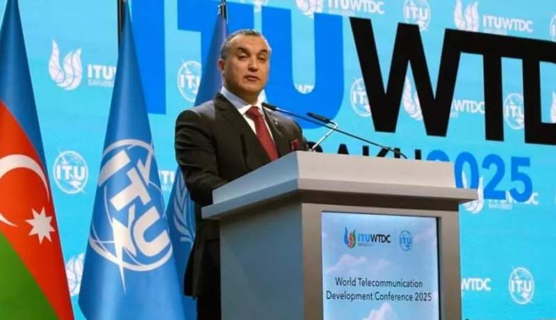 زروقي يستعرض بباكو تجربة الجزائر في التحوّل الرقمي