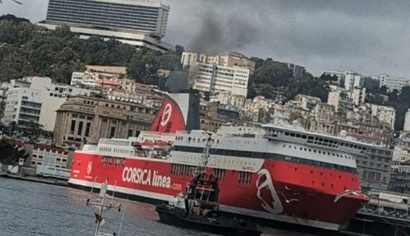 التحفظ على سفينة فرنسية بميناء الجزائر