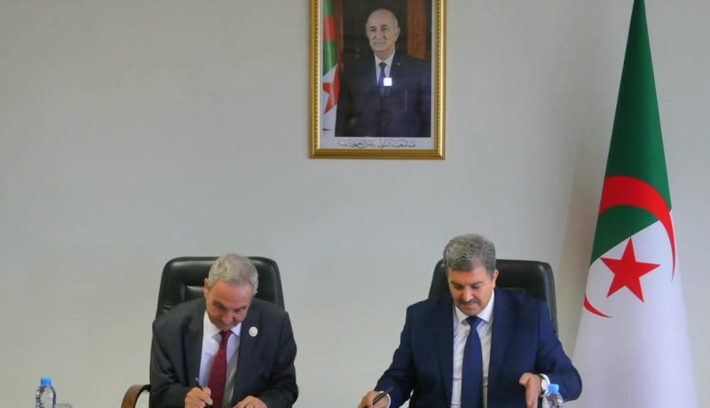 وزارة الاتصال توقع اتفاقية تعاون مع المجلس الأعلى للغة العربية