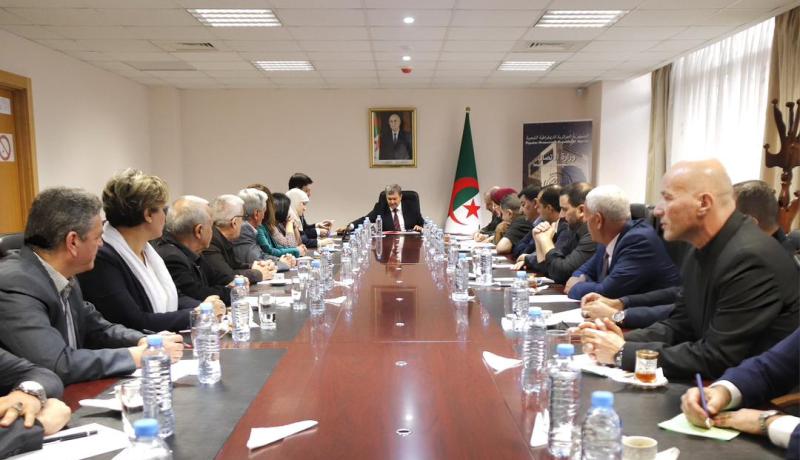 وزير الاتصال يلتقي عددا من مدراء الجرائد الخاصة