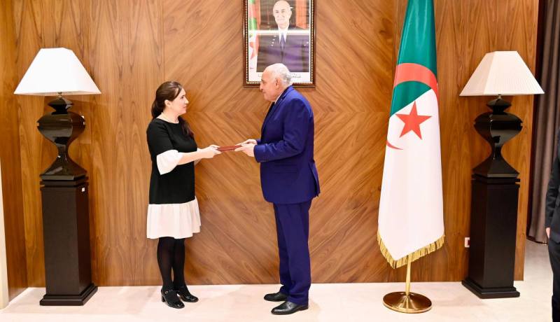 عطاف يتسلّم أوراق ديوان ممثلة مؤسسة التمويل الدولية لدى الجزائر