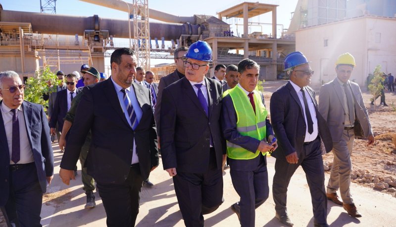 وزير الصناعة يعاين مصنع إسمنت “GICA” بأدرار ويدعم رفع قدرته الإنتاجية