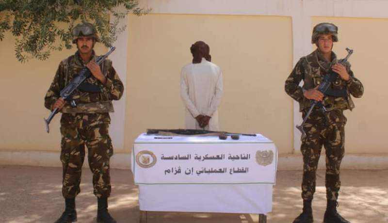 الإرهابي سيد أحمد يسلم نفسه للسلطات العسكرية في إن قزام