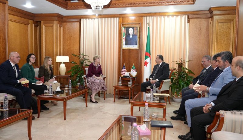 عرقاب يبحث مع السفيرة الأمريكية تعزيز التعاون في مجالَي المحروقات والمناجم