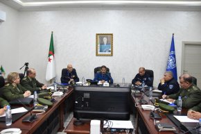 إطارات من قيادة الدرك تزور المديرية العامة للأمن الوطني