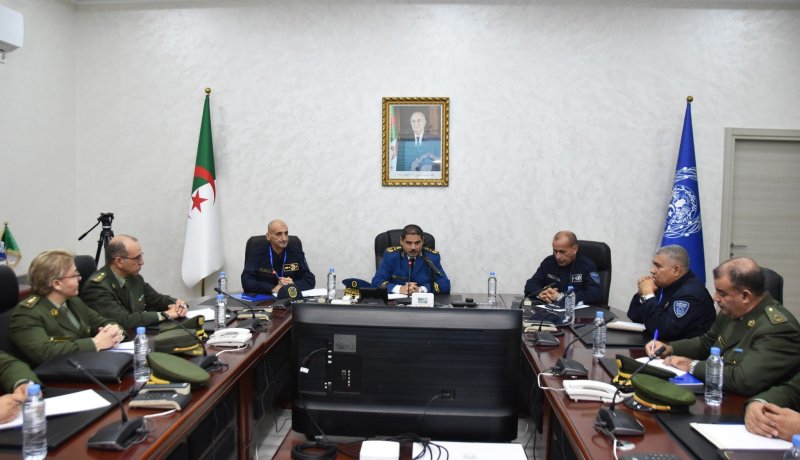 إطارات من قيادة الدرك تزور المديرية العامة للأمن الوطني