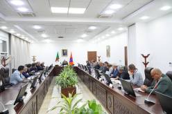 عجال يجتمع بإطارات سونلغاز لتقييم صيف 2025 والتحضير لصيف 2026