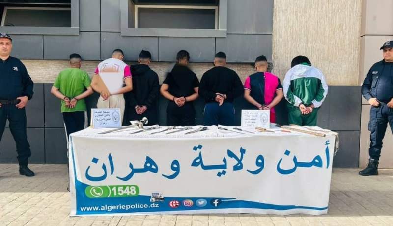 وهران: الإطاحة بعصابة أحياء وحجز أسلحة بيضاء