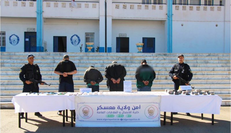 معسكر: توقيف 4 أشخاص وحجز قرابة 14 كلغ مخدرات