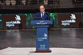 الوزير الأول يعطي إشارة انطلاق الطبعة الأولى للأولمبياد الوطنية للمهن 2025 بوهران