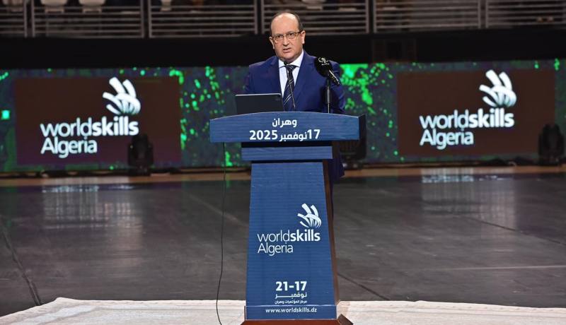 الوزير الأول يعطي إشارة انطلاق الطبعة الأولى للأولمبياد الوطنية للمهن 2025 بوهران