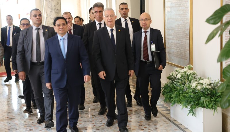 أدى له زيارة مجاملة.. ناصري يستقبل رئيس وزراء جمهورية الفيتنام