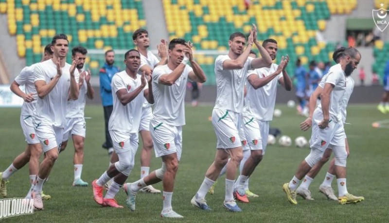 ماكوينا يكشف عن التشكيلة الأساسية لمولودية الجزائر في مواجهة صن داونز