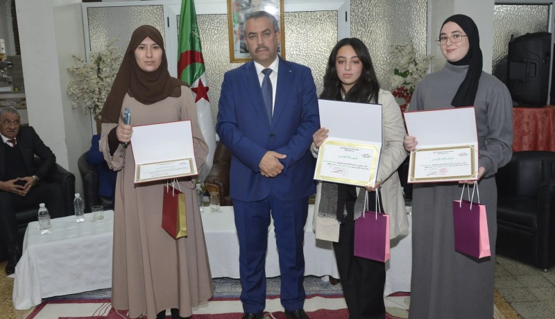 سعداوي يكرّم أبناء موظفي وزارة التربية الناجحين في الامتحانات الوطنية لدورة 2025