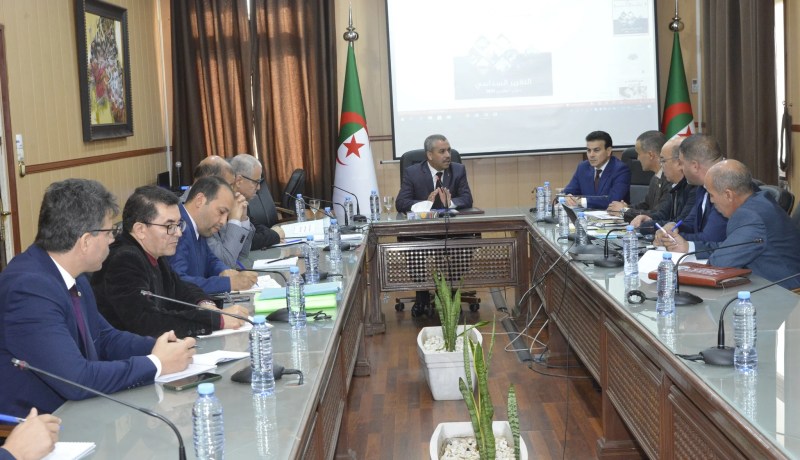 وزير التربية يشدد على الشفافية في تسيير الخدمات الاجتماعية