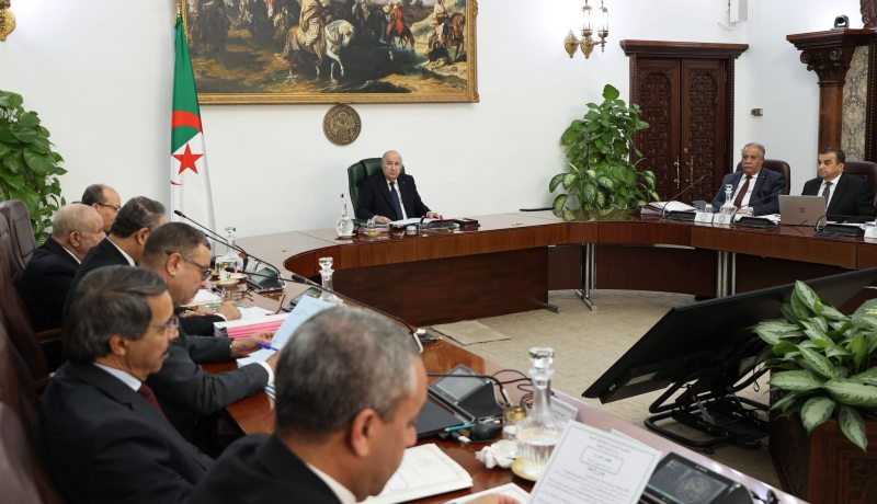 الرئيس يأمر بتعزيز المخزون الاستراتيجي للبترول وتطوير صناعة العجلات المطاطية