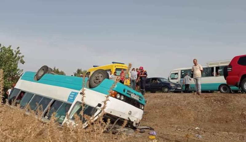 تيزي وزو.. 6 جرحى في انحراف حافلة لنقل المسافرين وسقوطها في منحدر