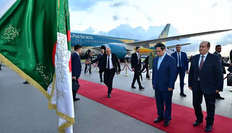 رئيس وزراء جمهورية فيتنام يحلّ بالجزائر