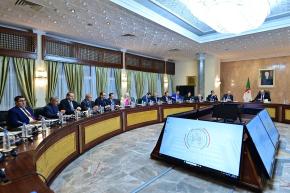 سيفي غريب يشرف على اجتماع عمل لمتابعة تنفيذ عقود الاستثمار مع الشركاء الأفارقة