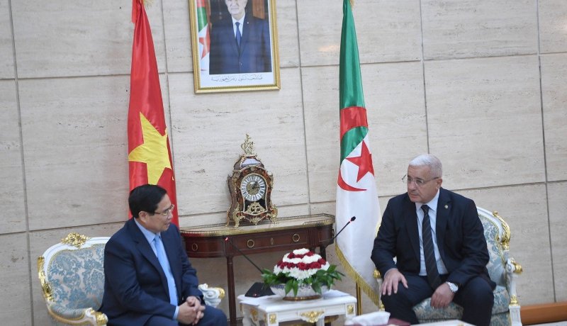 بوغالي رئيس الوزراء الفيتنامي.. وهذا مادار بينهما