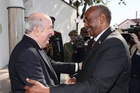 رئيس مجلس السيادة السوداني يهنئ الرئيس تبون في ذكرى اندلاع ثورة نوفمبر