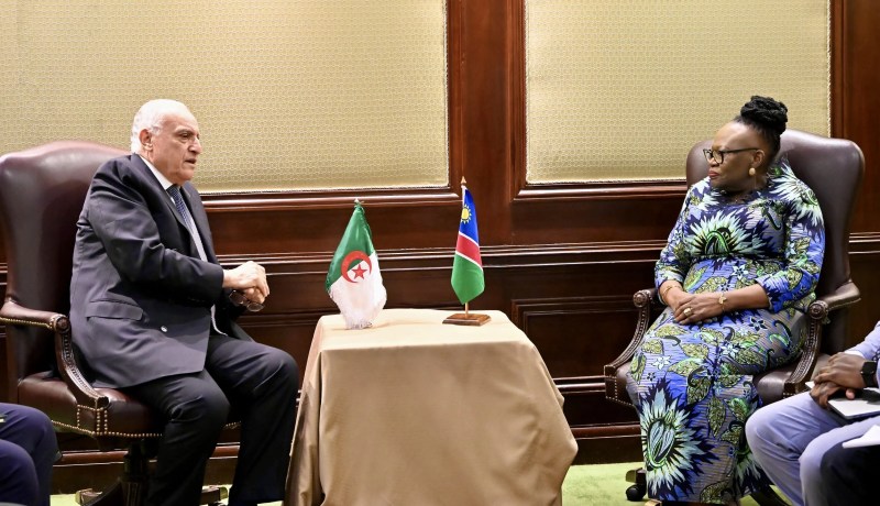 عطاف يتباحث مع وزيرة العلاقات الدولية والتجارة لـ ناميبيا