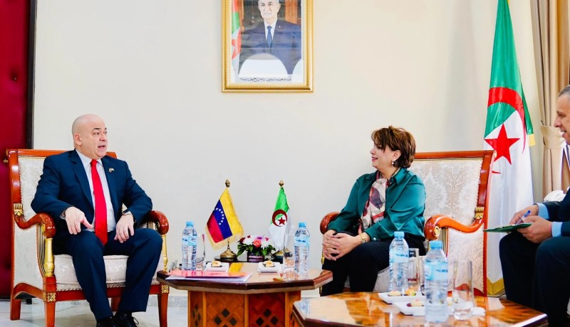 بن دودة تبحث مع السفير الفنزويلي تعزيز العلاقات الثقافية