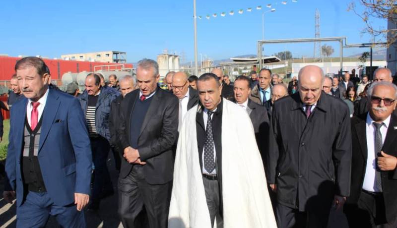 وزير الطاقة يتفقد مصنع إلكترو أندوستري بتيزي وزو